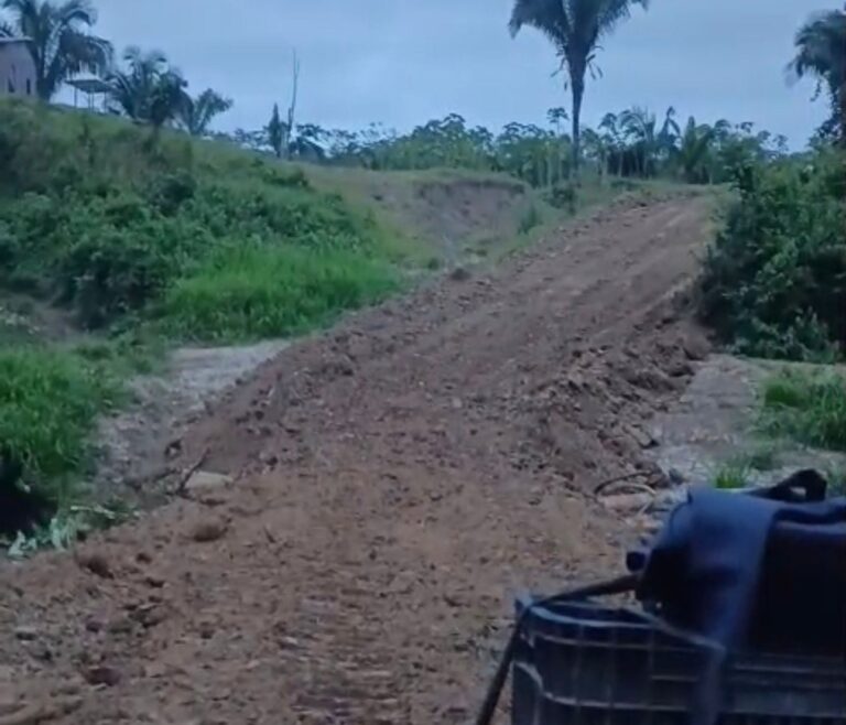 Moradores afirmam ter pago por conta própria para reabrir ramal em Sena