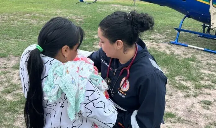 Bebê indígena de 3 meses é salva por helicóptero em aldeia isolada do Acre