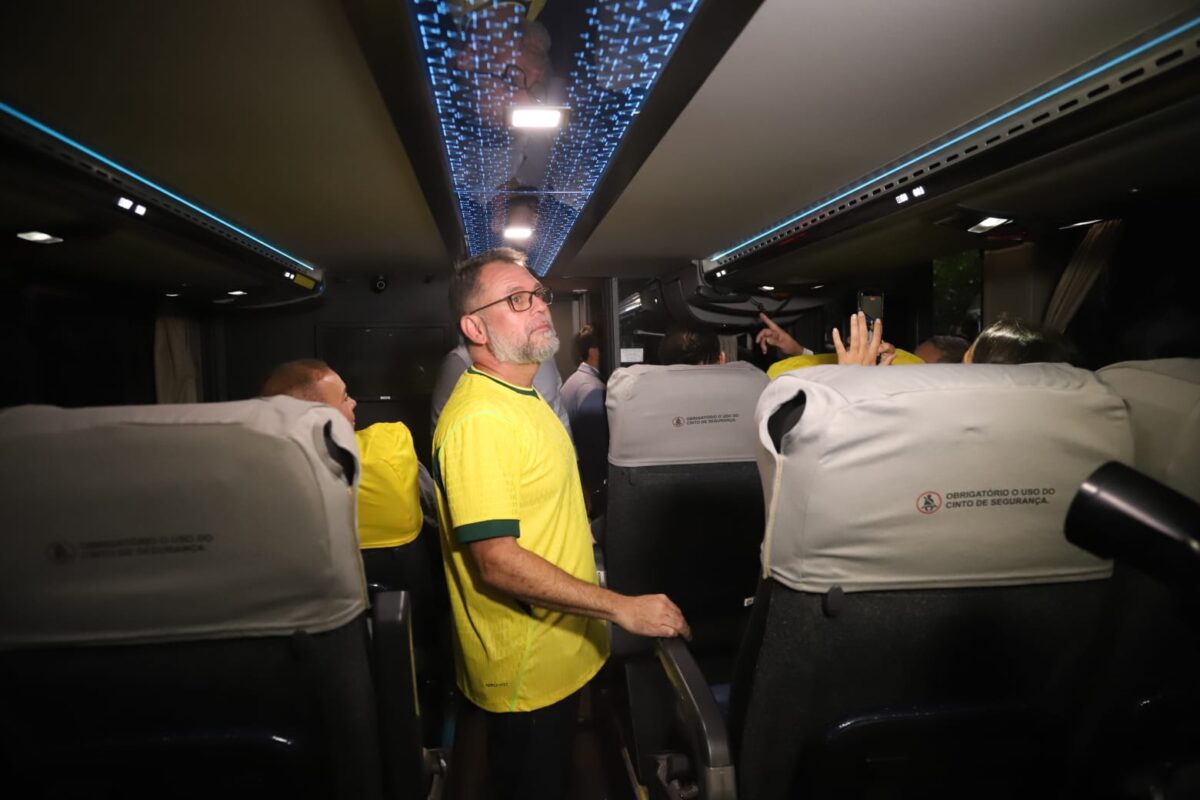 Nova empresa terá de contratar trabalhadores da Ricco e colocar 120 ônibus nas ruas