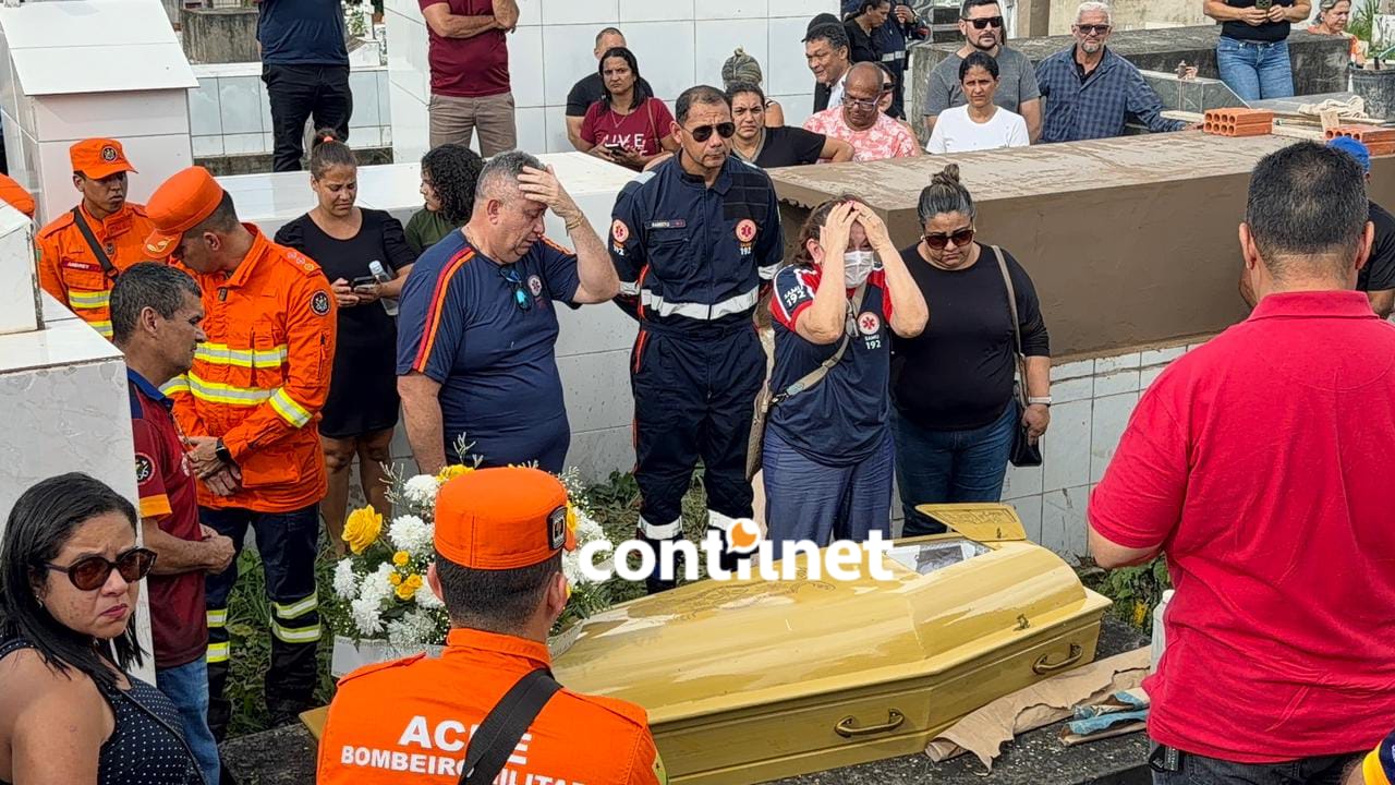 Amigos do Samu prestam última homenagem a tenente durante cortejo em RB