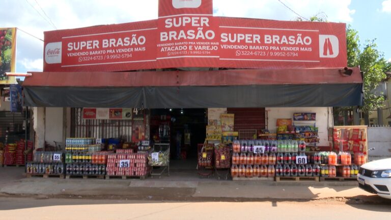 Supermercado é invadido pelo telhado e sofre furto de mercadorias em Rio Branco Supermercado é invadido pelo telhado e sofre furto de mercadorias em Rio Branco