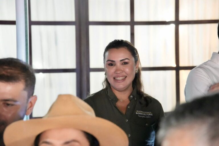 Rodeio da Expoacre Juruá terá moto como prêmio para o campeão, anuncia Temyllis Rodeio da Expoacre Juruá terá moto como prêmio para o campeão, anuncia Temyllis