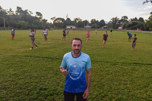 Time feminino de comunidade extrativista inspira nova geração no Acre