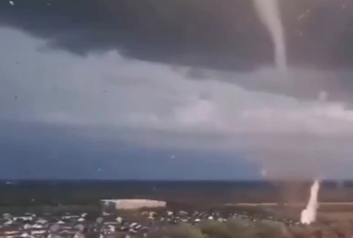 Tornado de categoria EF3 atinge cidade e destrói mais de mil estruturas