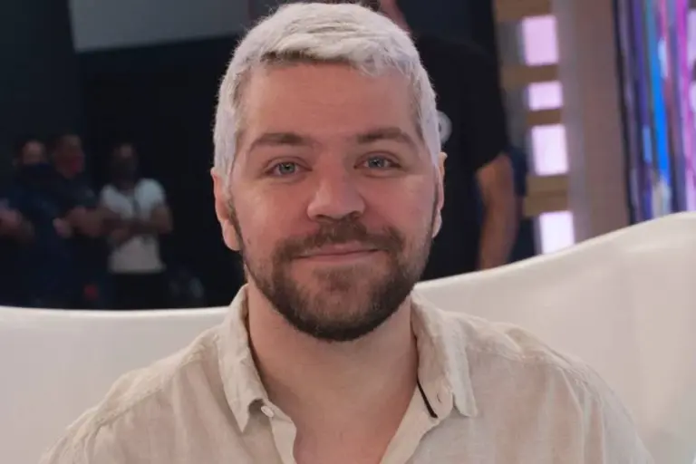 Comediante denuncia furto em túmulo de familiares após sepultamento da avó