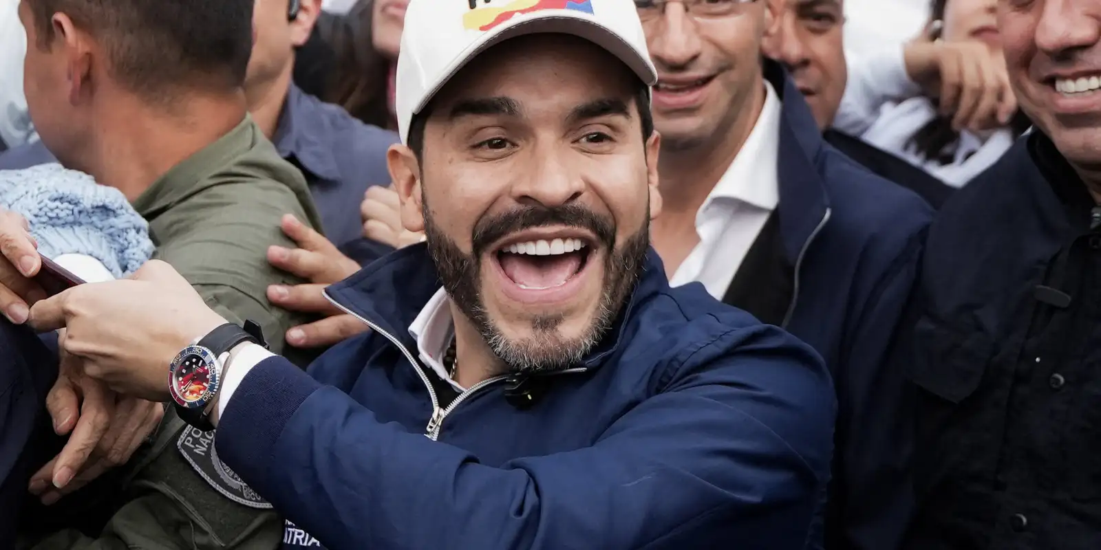 Candidato de direita La Espriella vence disputa acirrada na Colômbia Candidato de direita La Espriella vence disputa acirrada na Colômbia