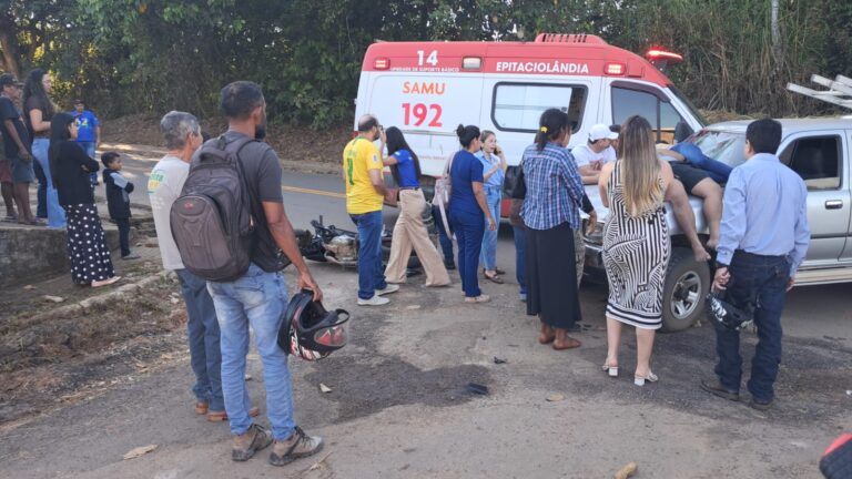 Ultrapassagem errada causa acidente e deixa entregador de gás ferido