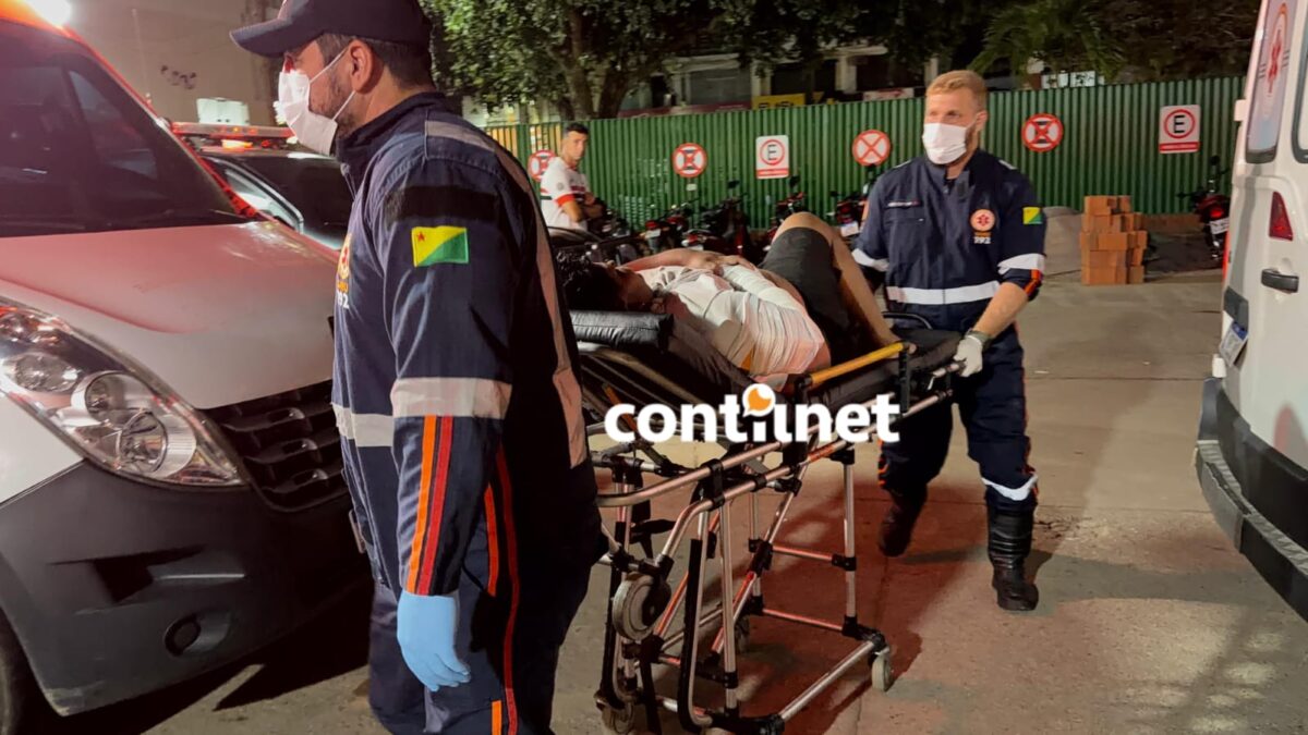 Passageira sofre fratura no braço após colisão entre motocicletas em Rio Branco