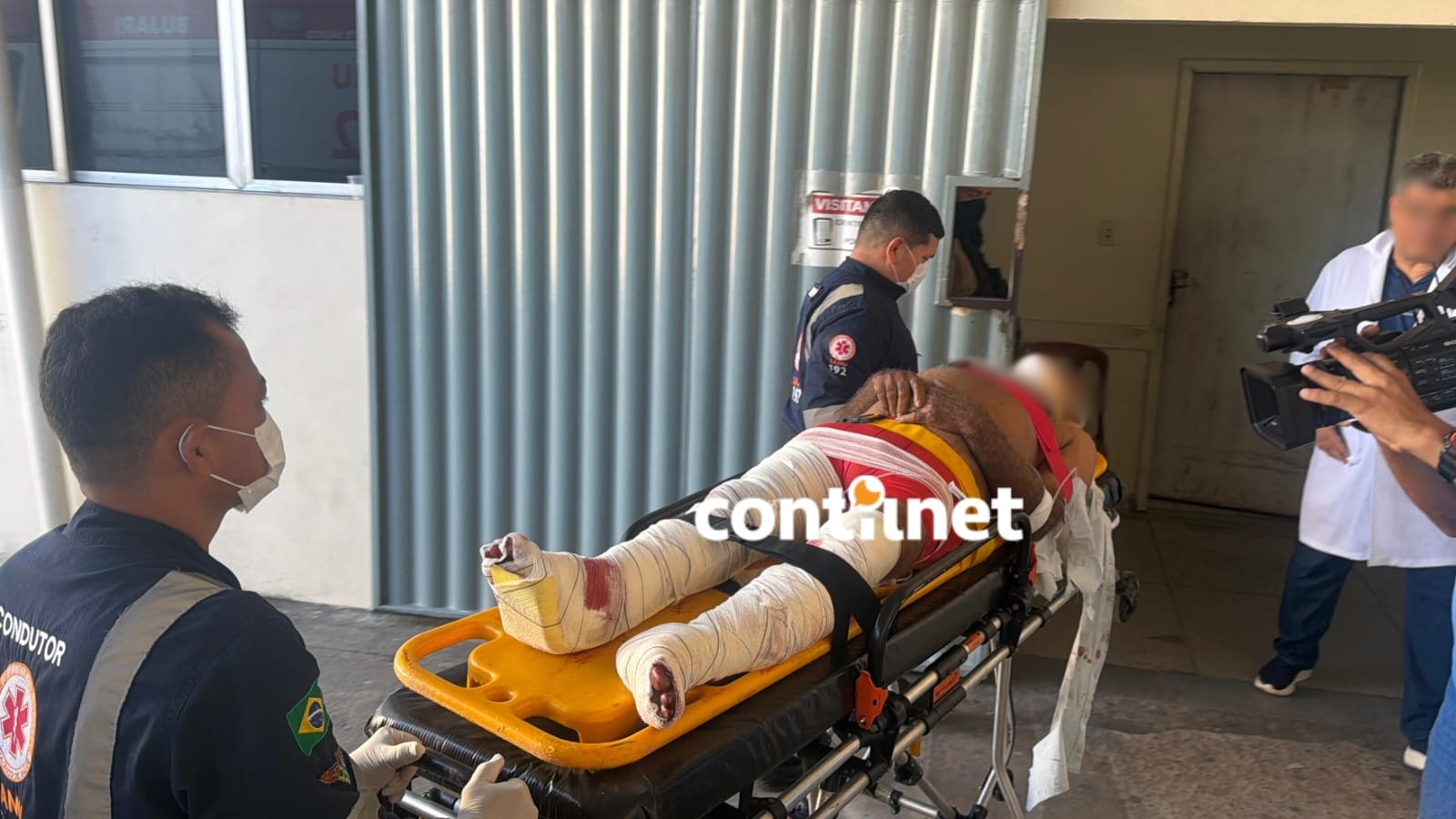 Idoso é atropelado por carreta na BR-364 e fica preso ao veículo Idoso é atropelado por carreta na BR-364 e fica preso ao veículo