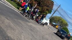 Colisão entre carro e motocicleta em rotatória deixa feridos em Rio Branco