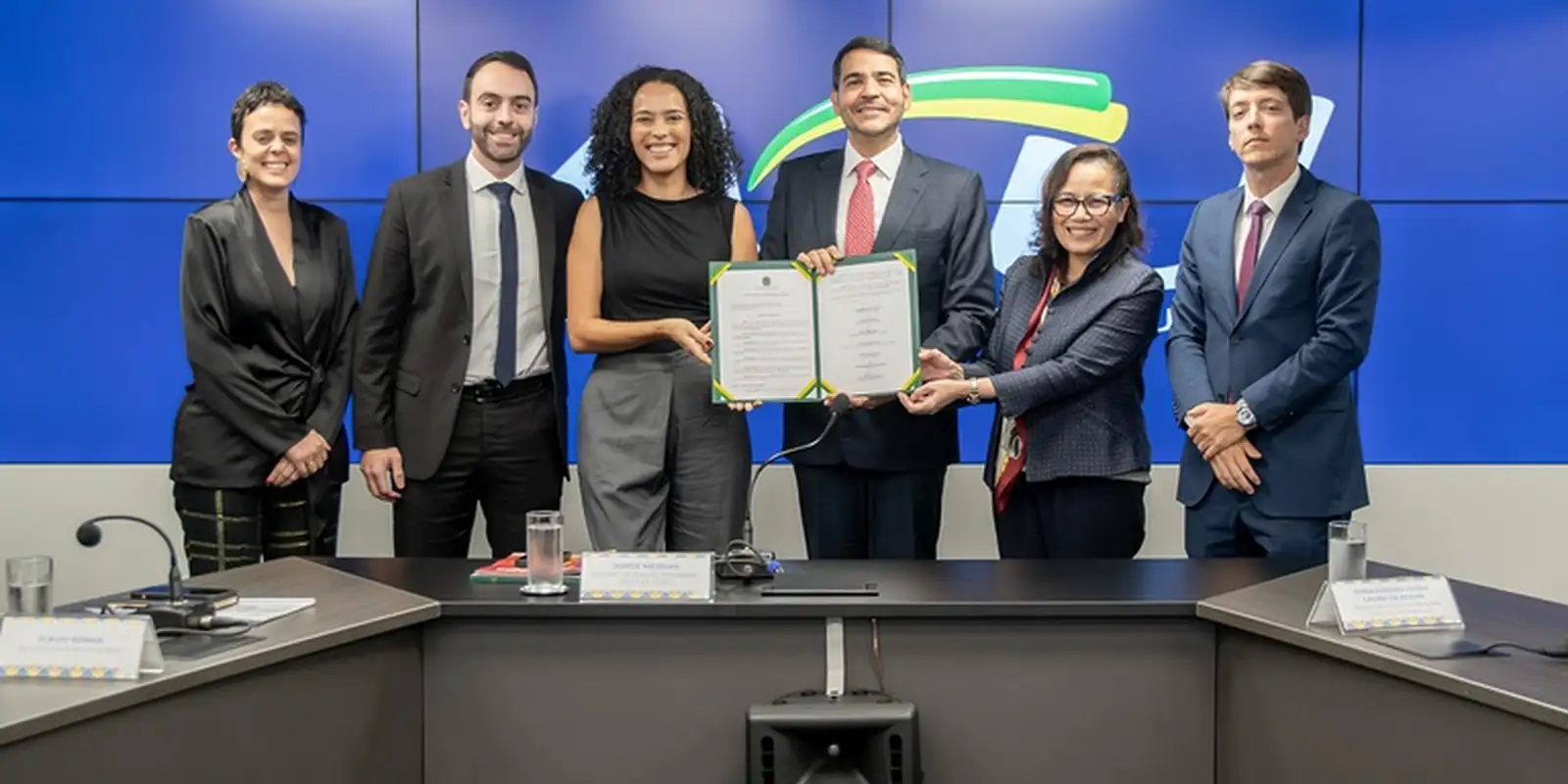 AGU garante posse de servidora exonerada do Itamaraty por banca racial AGU garante posse de servidora exonerada do Itamaraty por banca racial