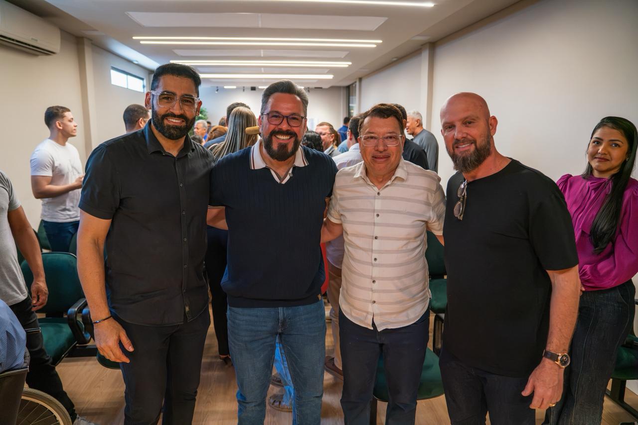 Alan Rick reúne lideranças evangélicas para discutir políticas sociais Alan Rick reúne lideranças evangélicas para discutir políticas sociais