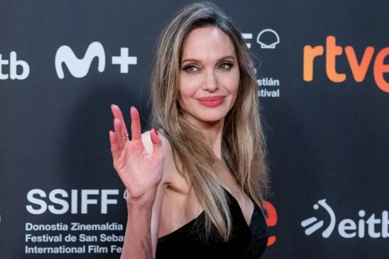 Angelina Jolie desabafa sobre saúde e diz que seu tempo "está se esgotando"