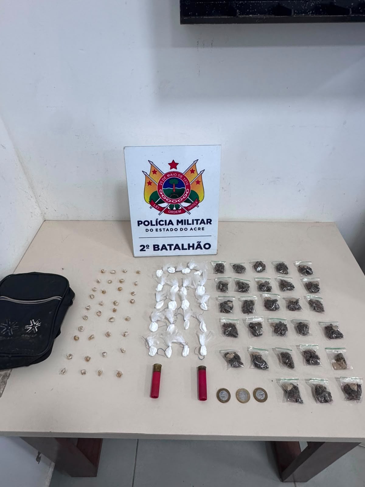 Ação policial tem troca de tiros e apreensão de entorpecentes em Rio Branco