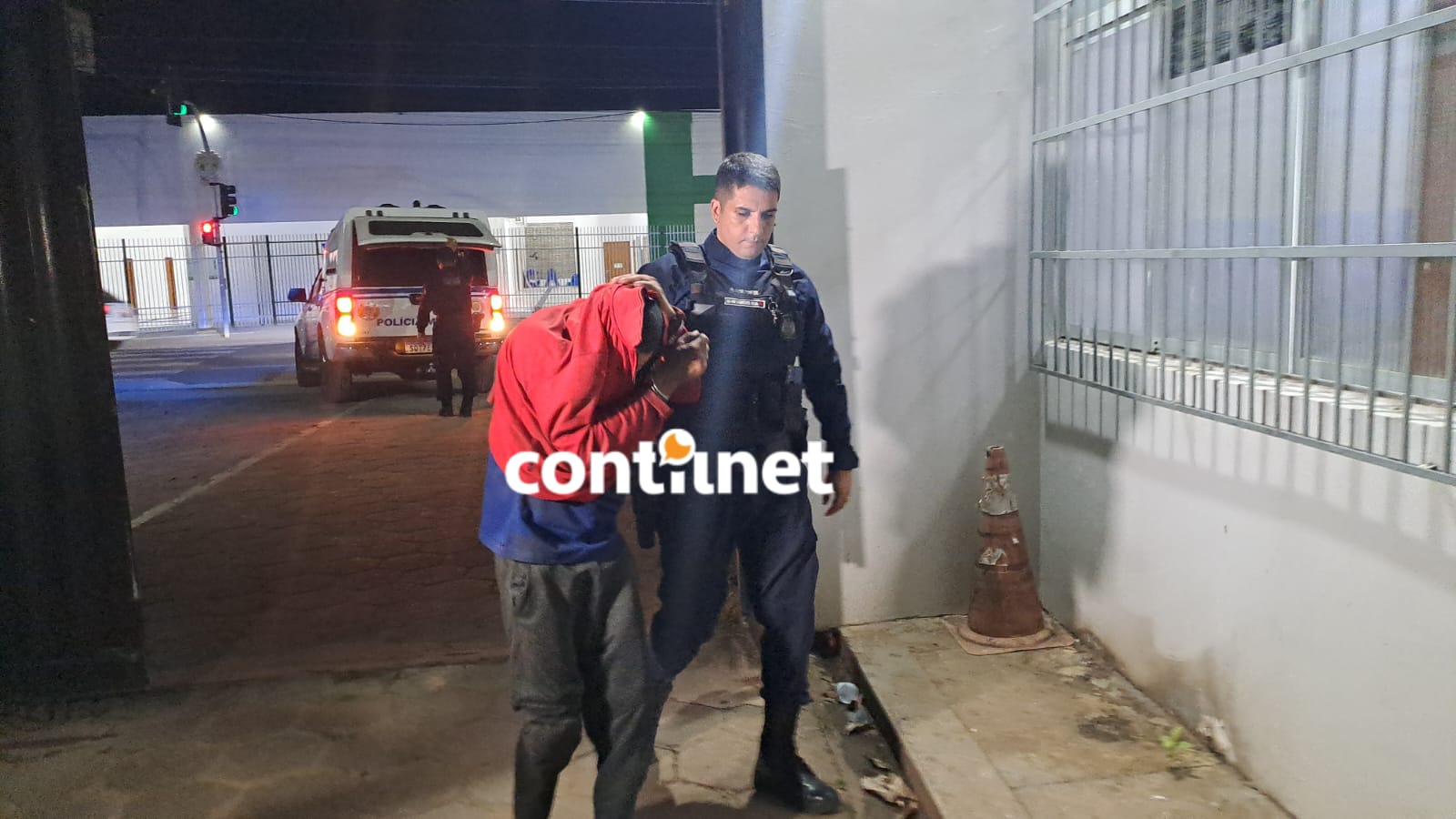 Gestante é assaltada sob ameaça de faca na Ponte Metálica; suspeito é preso Gestante é assaltada sob ameaça de faca na Ponte Metálica; suspeito é preso