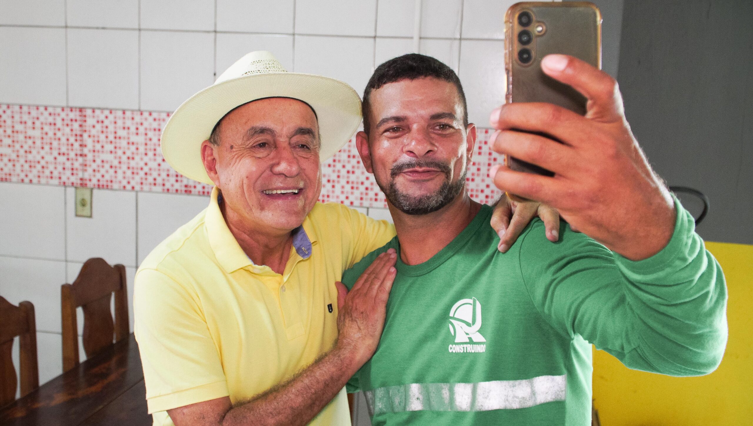 Em pré-campanha, Bocalom visita Sena Madureira e conversa com moradores