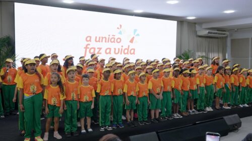 Sicredi destaca impacto da educação e cooperação na vida de jovens