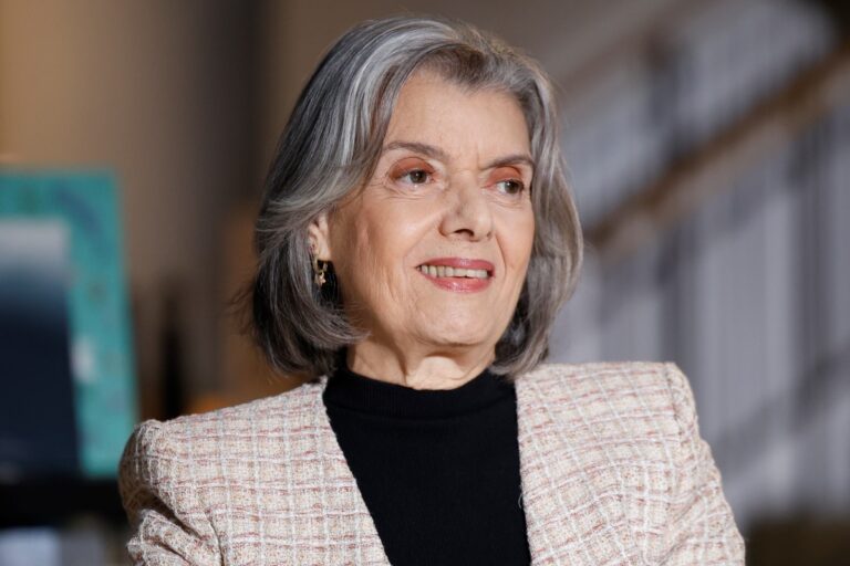 Ministra Cármen Lúcia participa de evento sobre liderança feminina no Acre Ministra do STF e comandante da PMAC debatem igualdade de gênero