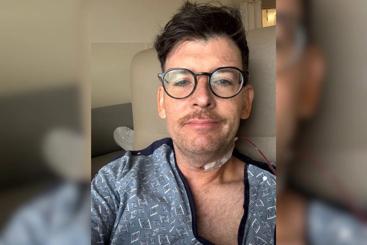 Ator da série The Pitt revela câncer nas amígdalas causado por HPV Ator da série The Pitt revela câncer nas amígdalas causado por HPV