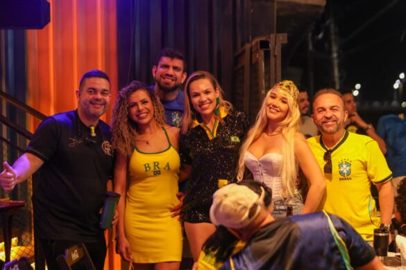 Casa do Rio reúne torcida para estreia do Brasil na Copa; Veja fotos