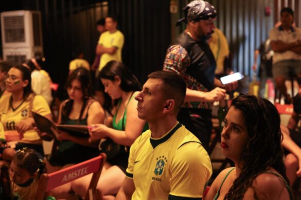 Casa do Rio reúne torcida para estreia do Brasil na Copa; Veja fotos