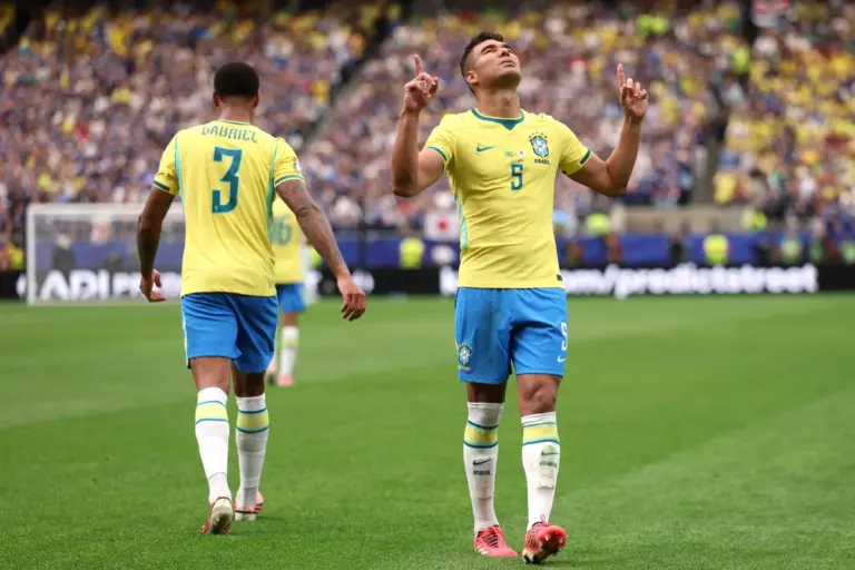 Casemiro se torna o segundo jogador mais velho a marcar pelo Brasil em Copas