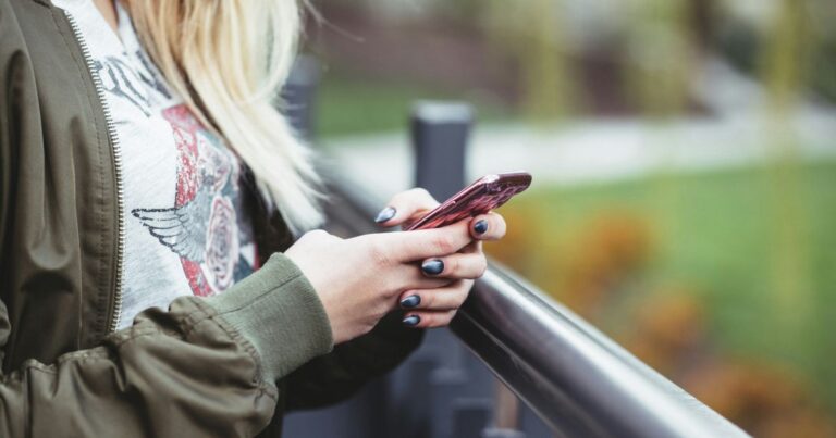 Um ano de celulares proibidos nas escolas, o que gestores querem priorizar?
