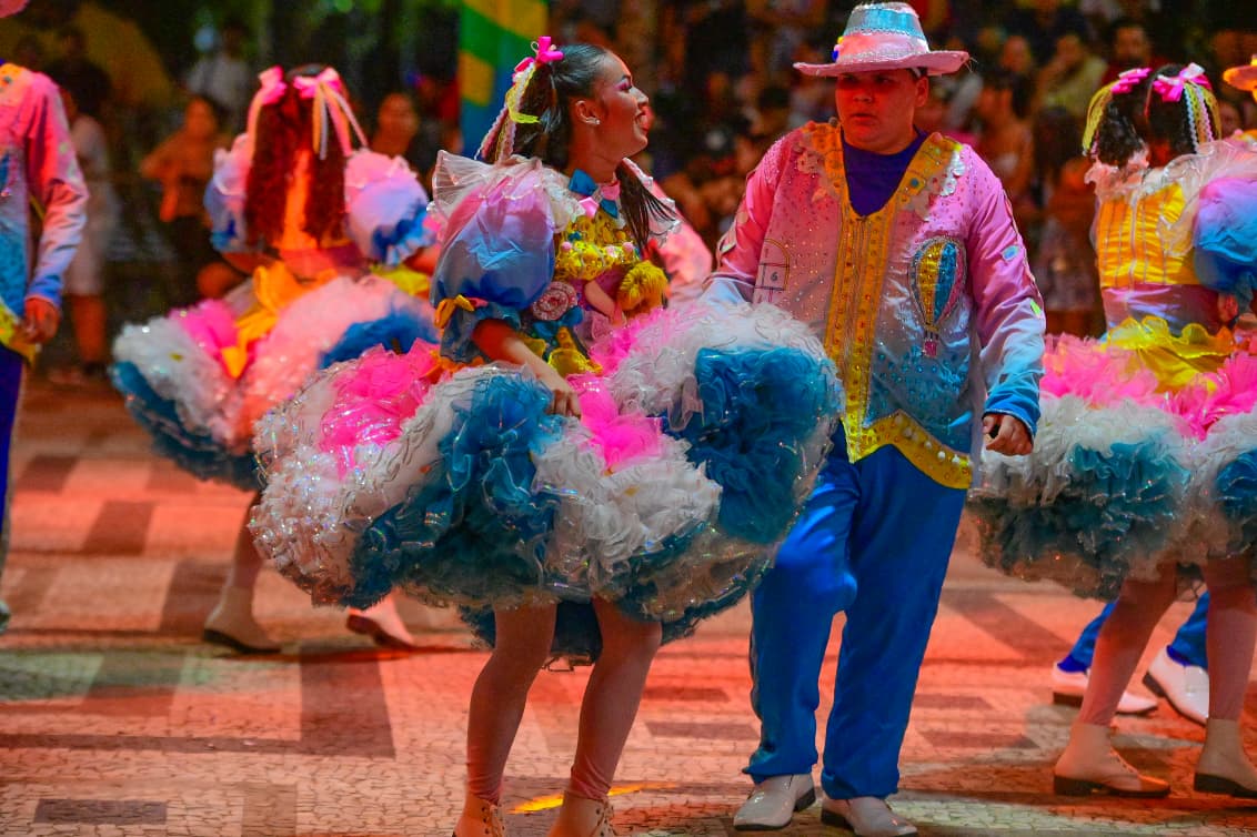 Com praça cheia, 18º Circuito Junino estreia em Rio Branco; fotos