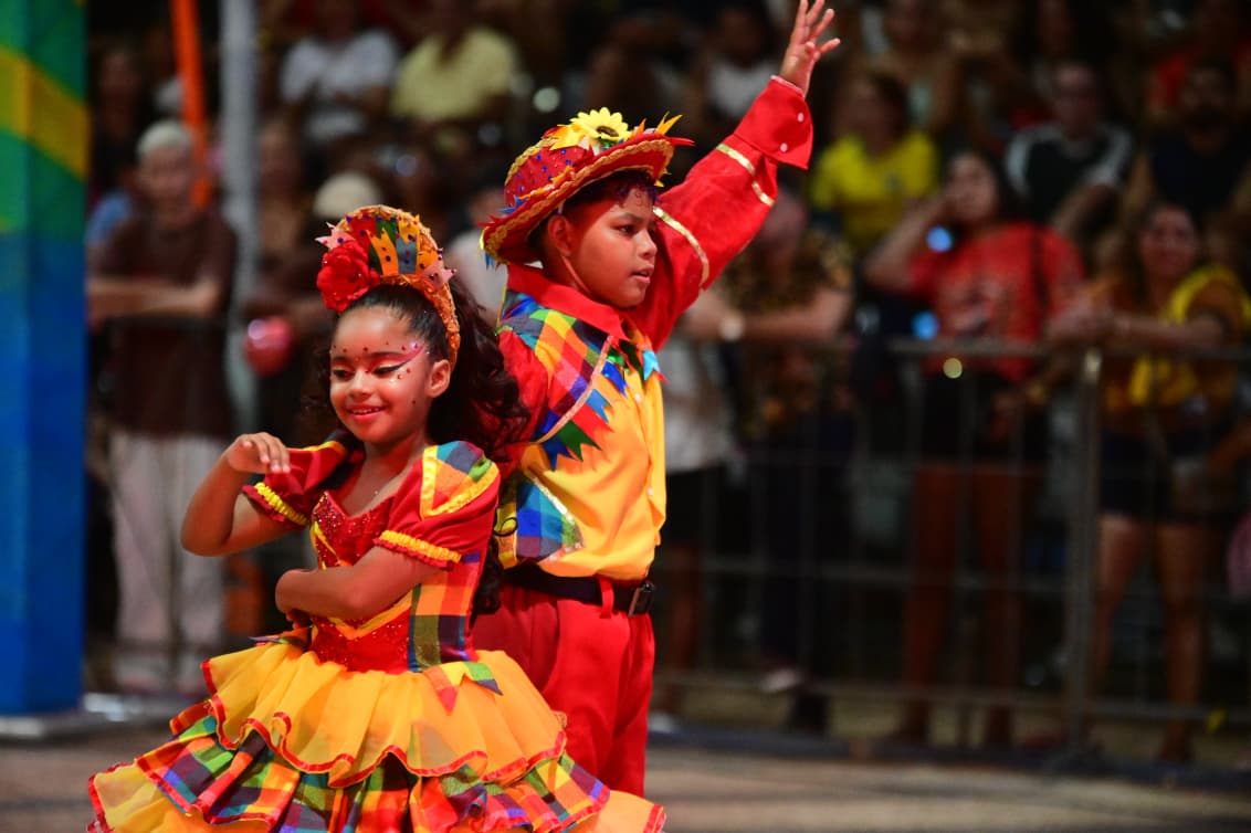 Com praça cheia, 18º Circuito Junino estreia em Rio Branco; fotos