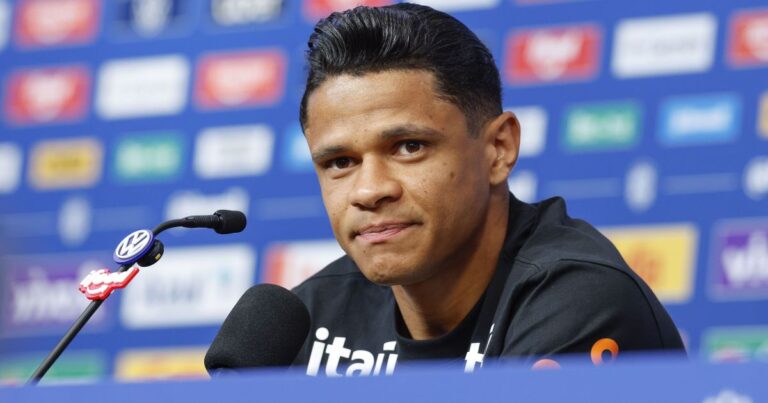 Douglas Santos após vitória contra Escócia: “pegar a responsabilidade”