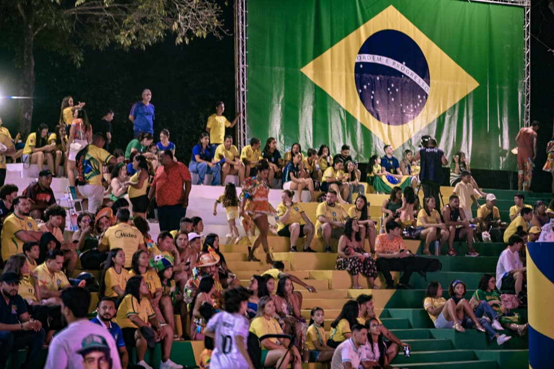 Rio-branquenses se reúnem na Concha para acompanhar jogo do Brasil Rio-branquenses se reúnem na Concha para acompanhar jogo do Brasil