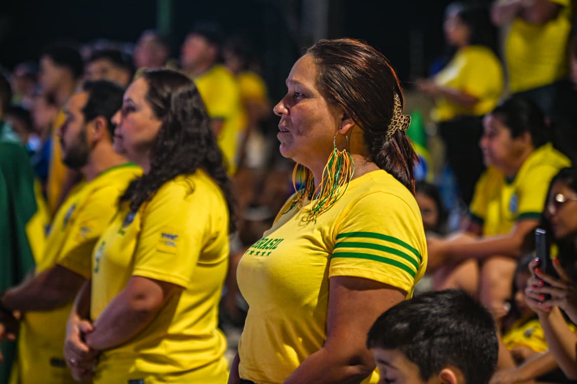Rio-branquenses se reúnem na Concha para acompanhar jogo do Brasil Rio-branquenses se reúnem na Concha para acompanhar jogo do Brasil