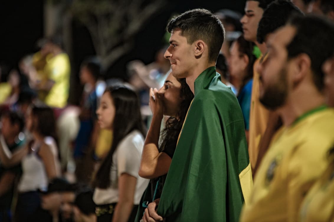Rio-branquenses se reúnem na Concha para acompanhar jogo do Brasil Rio-branquenses se reúnem na Concha para acompanhar jogo do Brasil