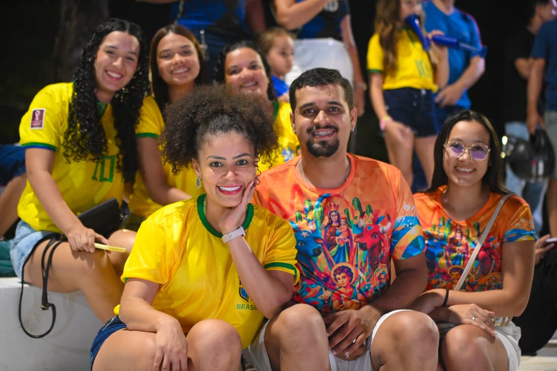 Rio-branquenses se reúnem na Concha para acompanhar jogo do Brasil Rio-branquenses se reúnem na Concha para acompanhar jogo do Brasil