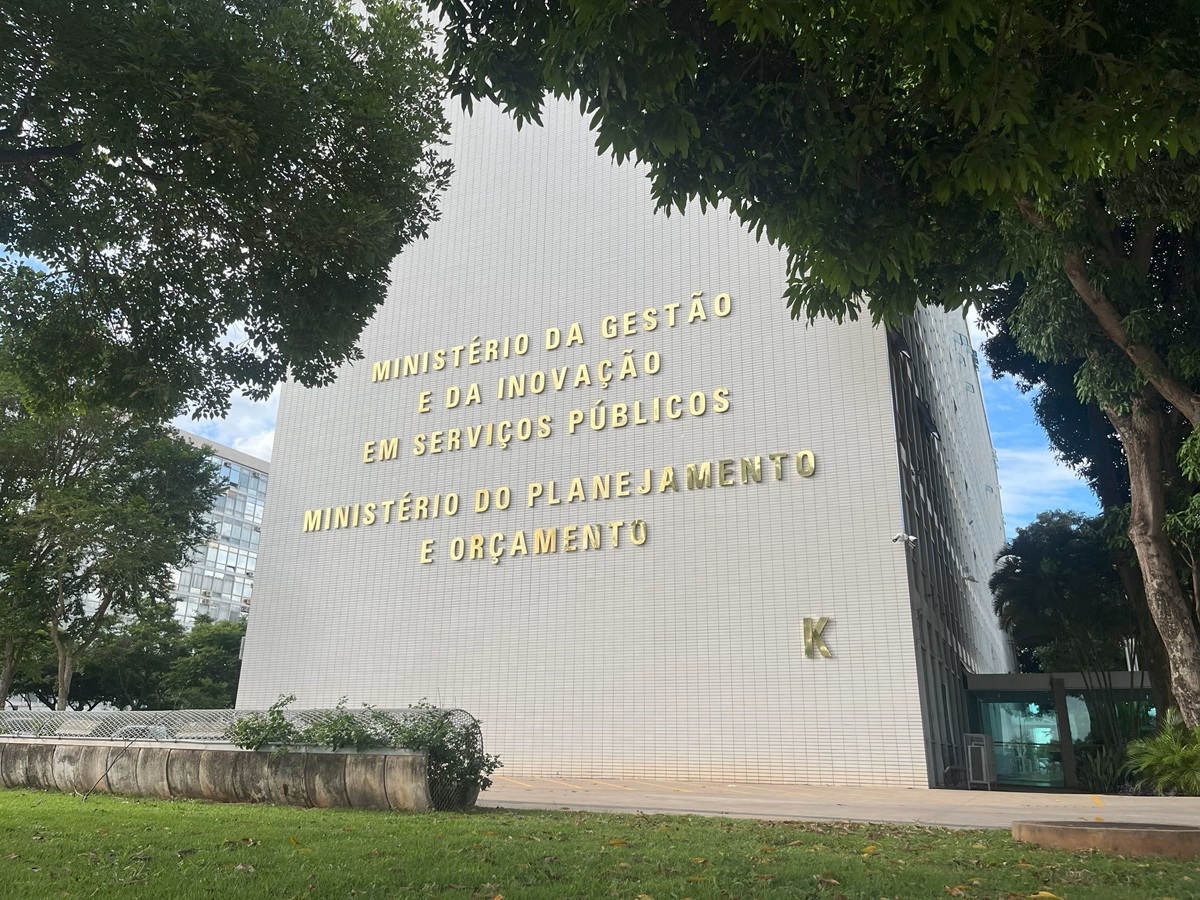 Governo fixa prazo para autorizações de concursos até 3 de julho Governo fixa prazo para autorizações de concursos até 3 de julho