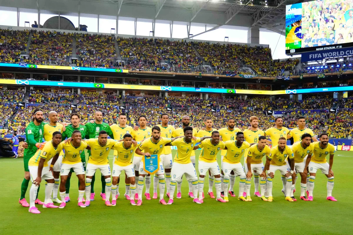 Presidente da Conmebol parabeniza o Brasil por liderança na Copa