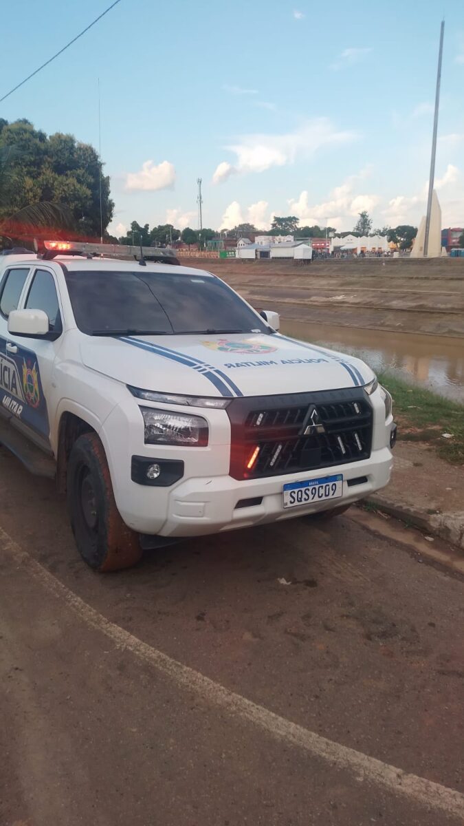Urgente: bombeiros resgatam corpo encontrado boiando no Rio Acre Urgente: bombeiros resgatam corpo encontrado boiando no Rio Acre