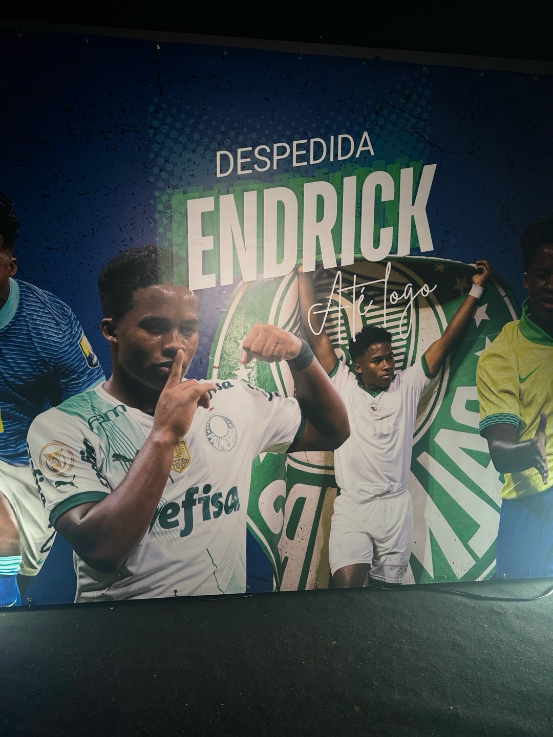 Acreano publica foto com Endrick e manda mensagem de apoio ao atacante