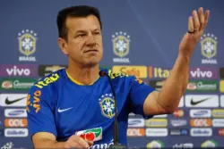 Dunga dança música de Shakira e “gingado” de ex-atleta viraliza