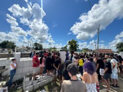ContilNet Notícias - O seu portal de notícias do Acre Adolescente Felipe Diniz é sepultado em Sena Madureira sob forte comoção