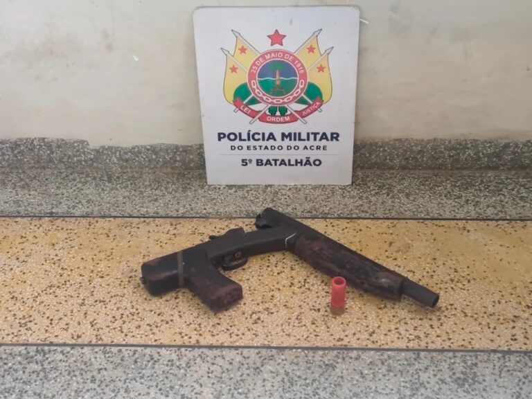 Homem é preso com escopeta após tentar fugir da PM em Brasiléia