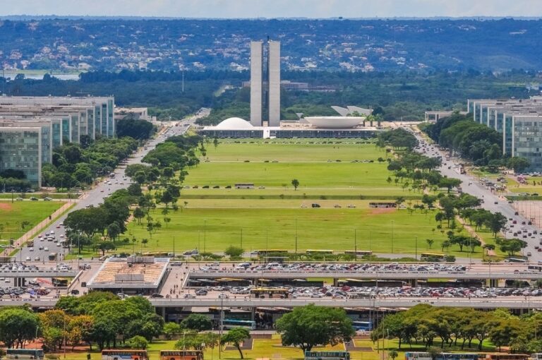 Governo avança em autorizações para 360 vagas de alto nível Governo avança em autorizações para 360 vagas de alto nível