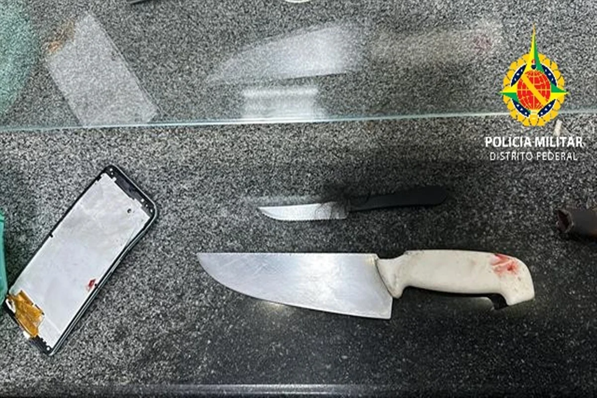 Mulher pula muro de residência para pedir socorro após ser esfaqueada Mulher pula muro de residência para pedir socorro após ser esfaqueada