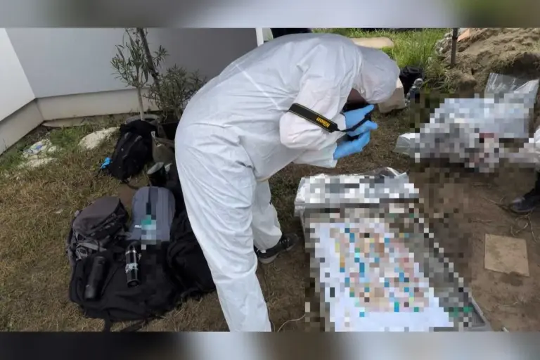 Médica é presa após polícia encontrar 34 fetos enterrados em jardim