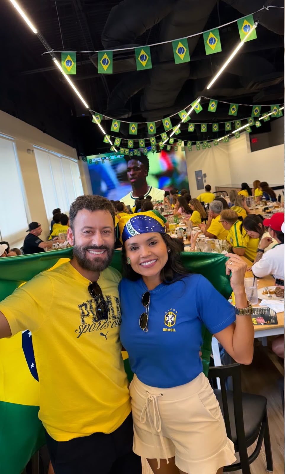 Com políticos famosos, jornalista Sofia Bruneta comemora aniversário na Casa do Rio Com políticos famosos, jornalista Sofia Bruneta comemora aniversário na Casa do Rio