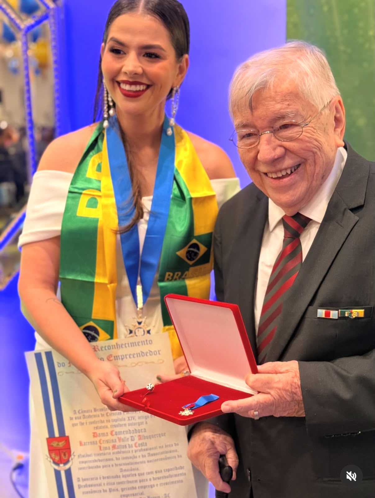 Com políticos famosos, jornalista Sofia Bruneta comemora aniversário na Casa do Rio Com políticos famosos, jornalista Sofia Bruneta comemora aniversário na Casa do Rio