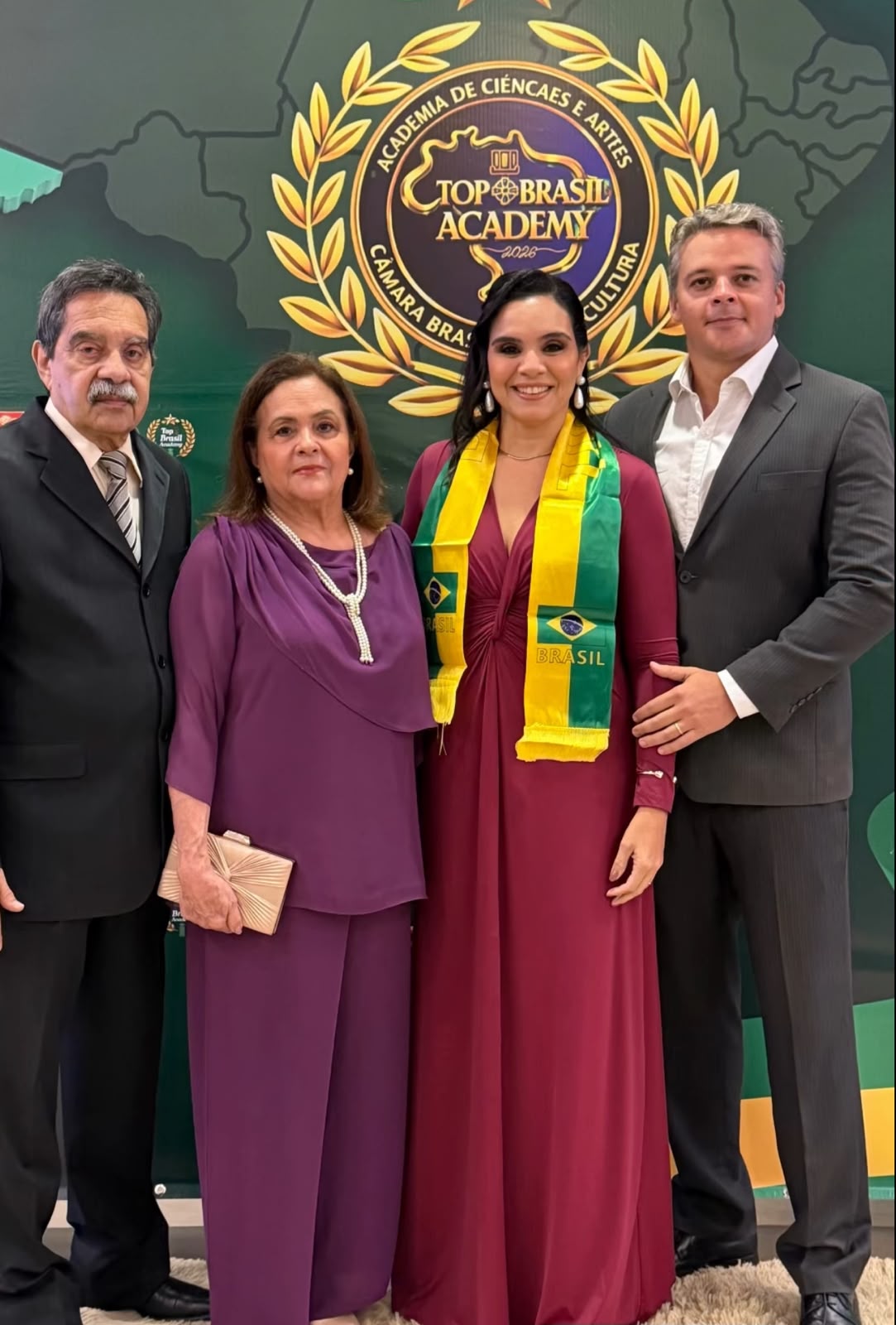 Com políticos famosos, jornalista Sofia Bruneta comemora aniversário na Casa do Rio Com políticos famosos, jornalista Sofia Bruneta comemora aniversário na Casa do Rio