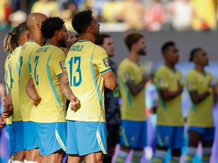 Voo da Seleção atrasa em quase 3 horas por chuva e atrapalha logística Voo da Seleção atrasa em quase 3 horas por chuva e atrapalha logística