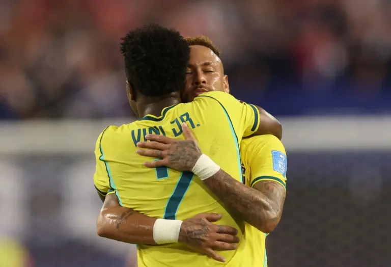 Imprensa internacional exalta Vini Jr. e destaca retorno de Neymar
