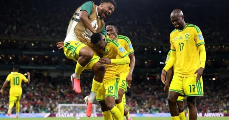 Canadá e África do Sul duelam em busca da 1ª vitória em mata-mata da Copa